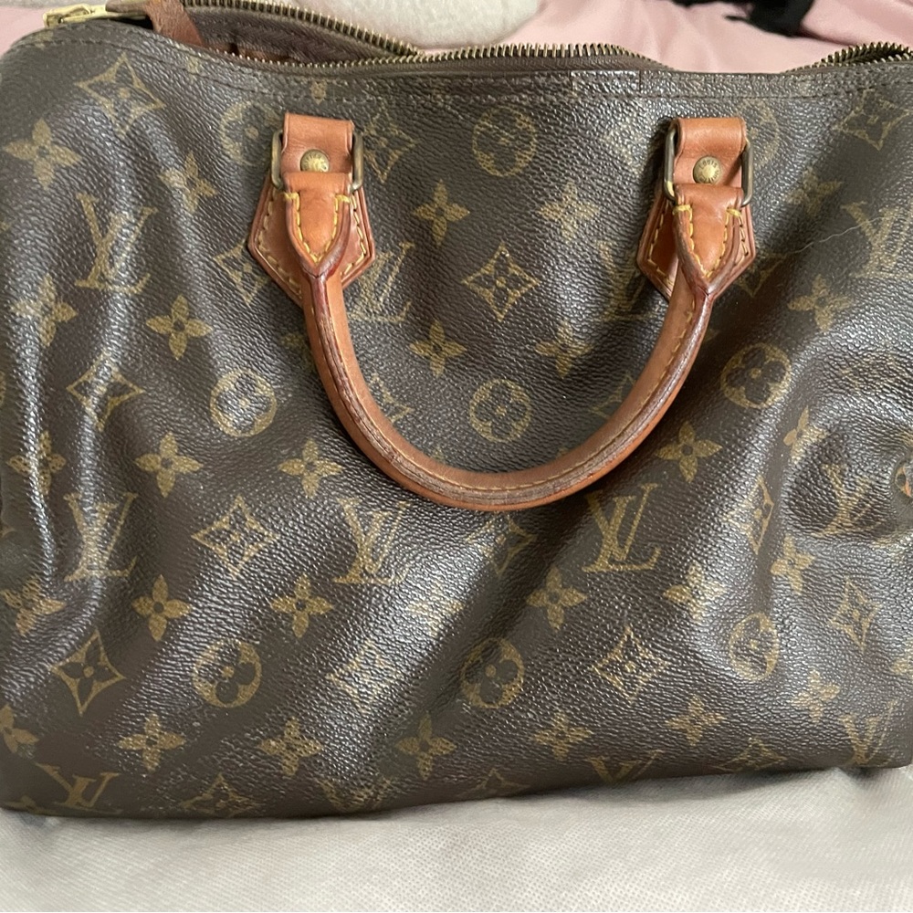 Authentic Vintage Louis Vuitton Speedy 30 VI0990 coated canvas leather bag